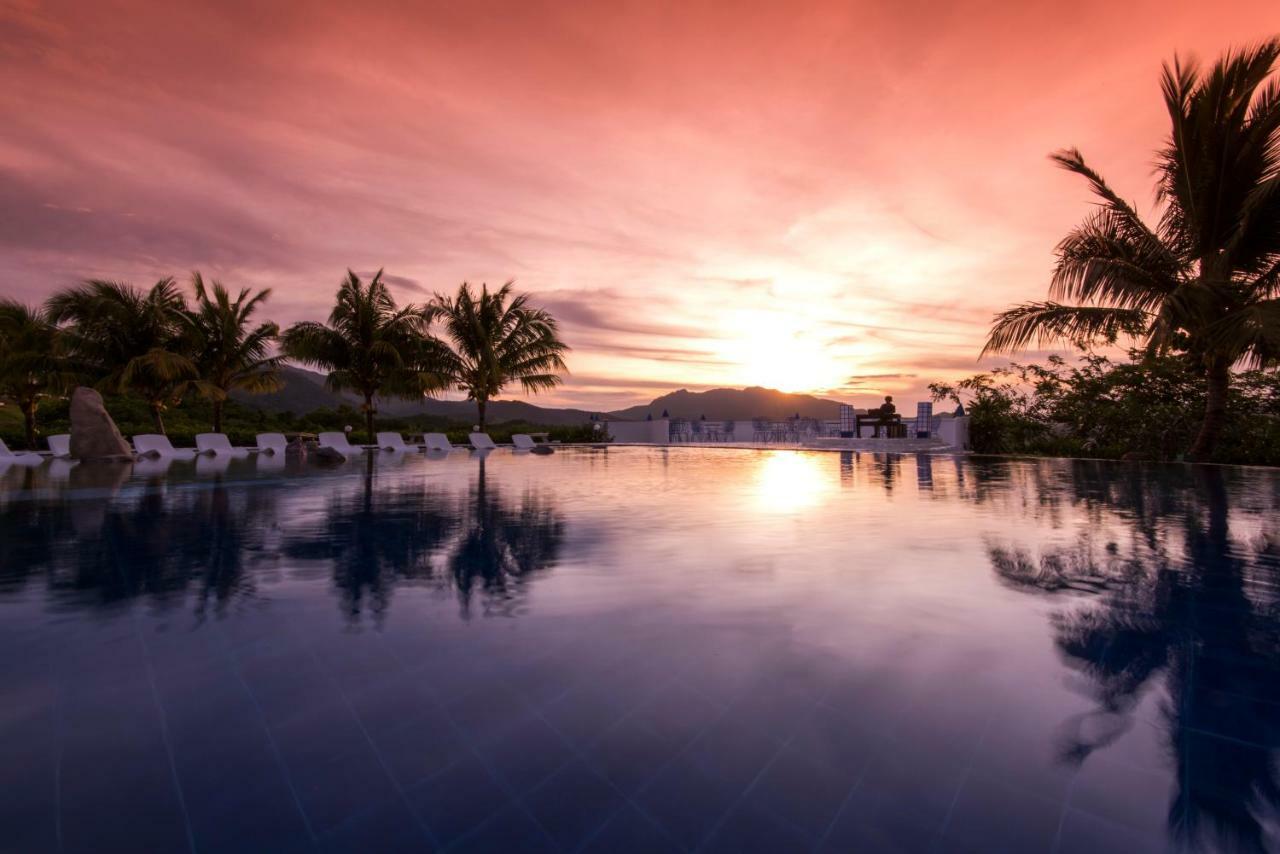 Ai World Park And Resorts Bacungan Esterno foto