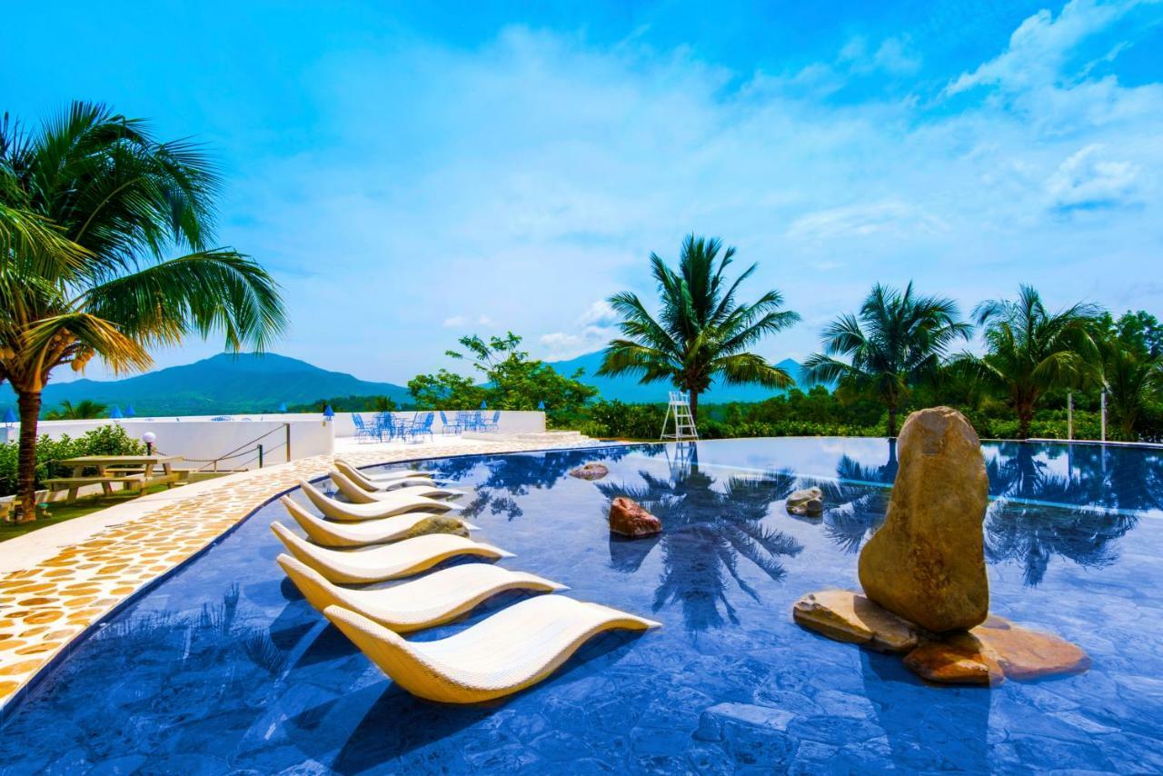 Ai World Park And Resorts Bacungan Esterno foto