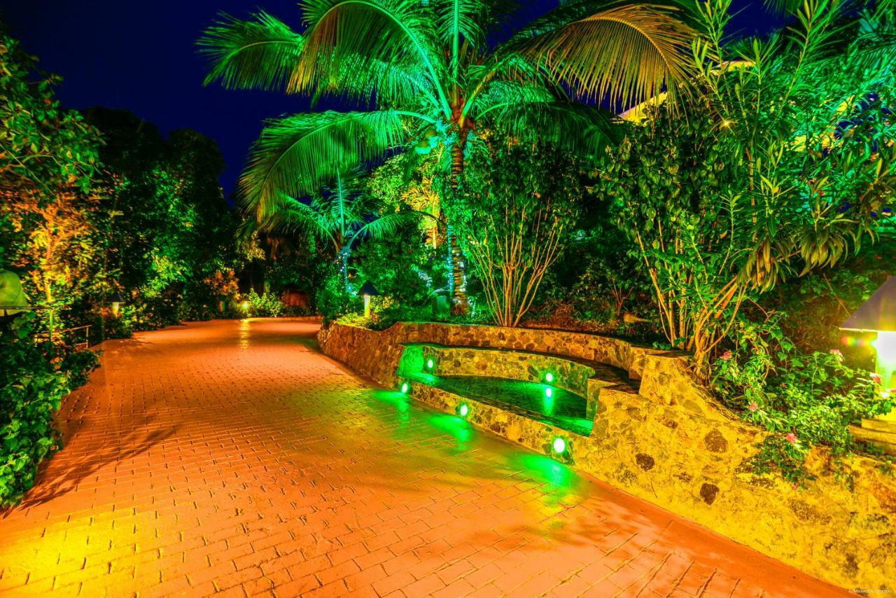 Ai World Park And Resorts Bacungan Esterno foto