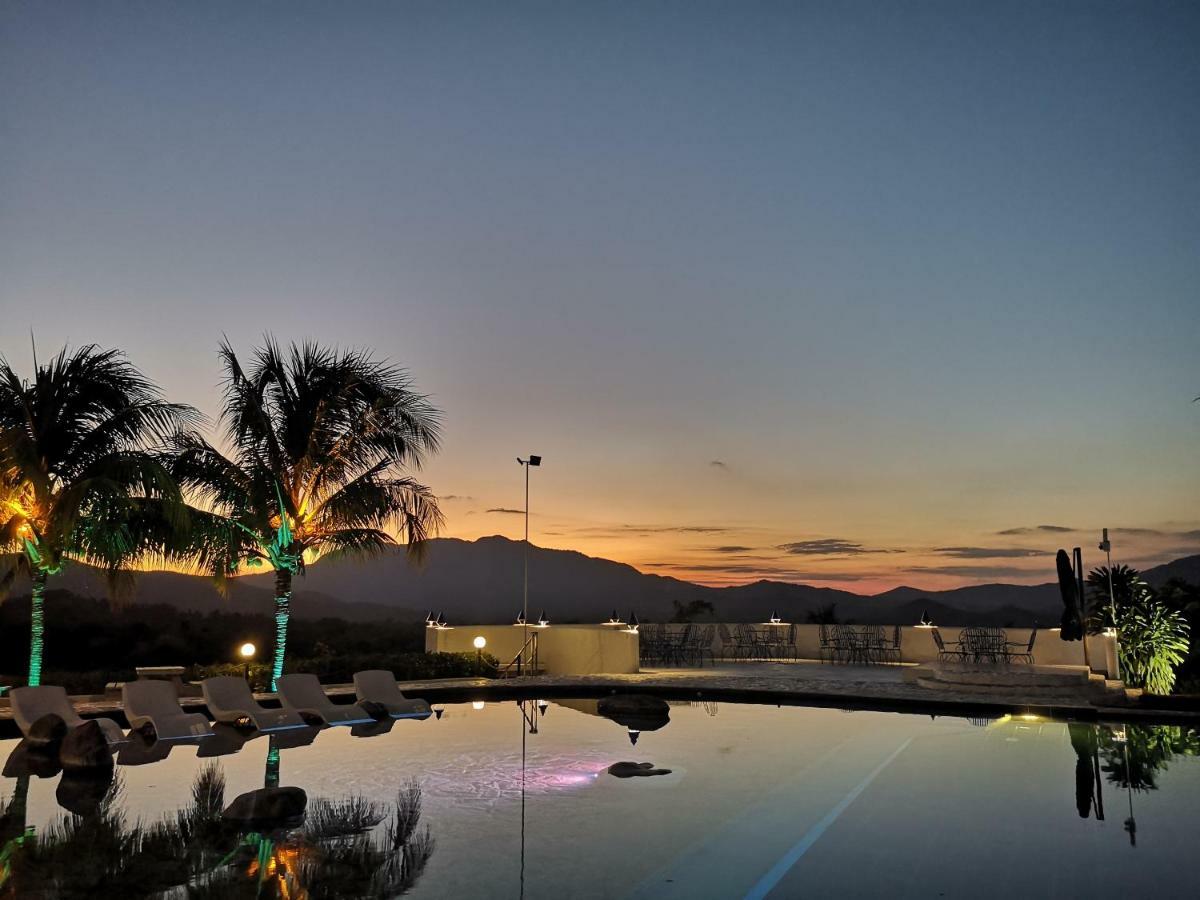 Ai World Park And Resorts Bacungan Esterno foto